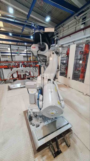 Industrie Roboter Anlage ABB RB7600 Robotcell